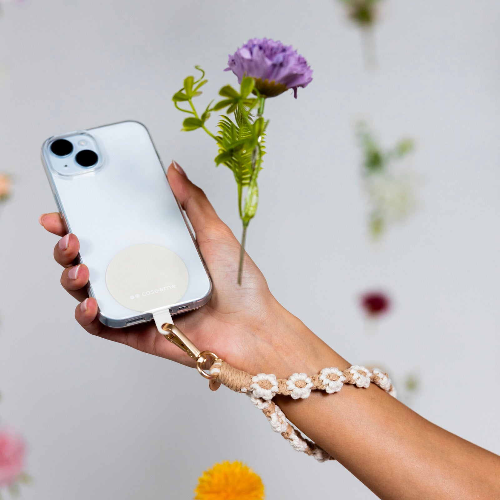 Coco smartphone bracelet with flowers