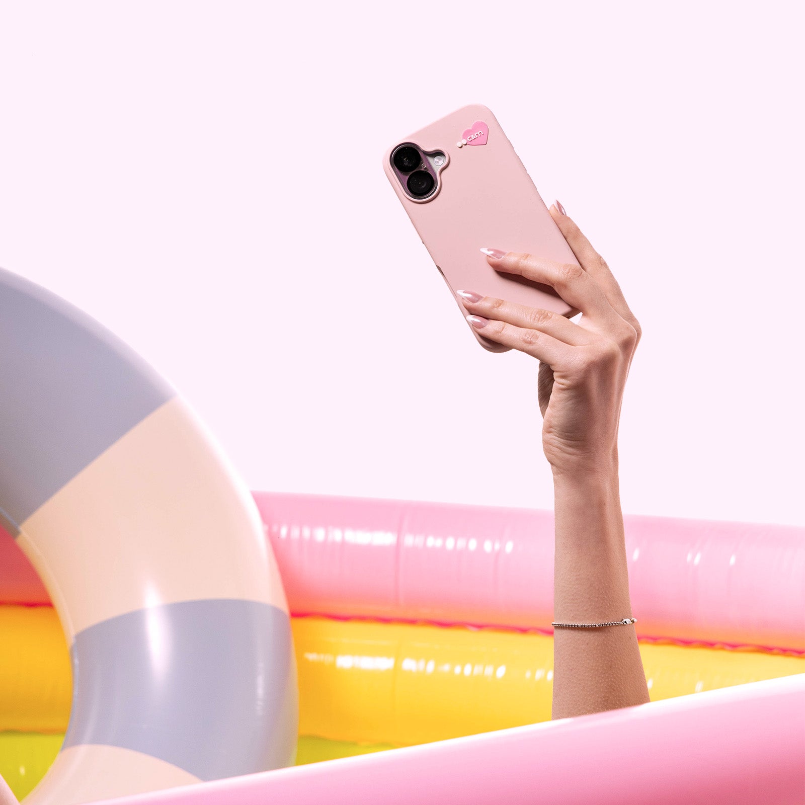 Cover MagSafe per iPhone 16 Pro in silicone - bordo cromato rosa - Italiano Cover MagSafe per iPhone 16 Pro in silicone - bordo cromato rosa - Italiano