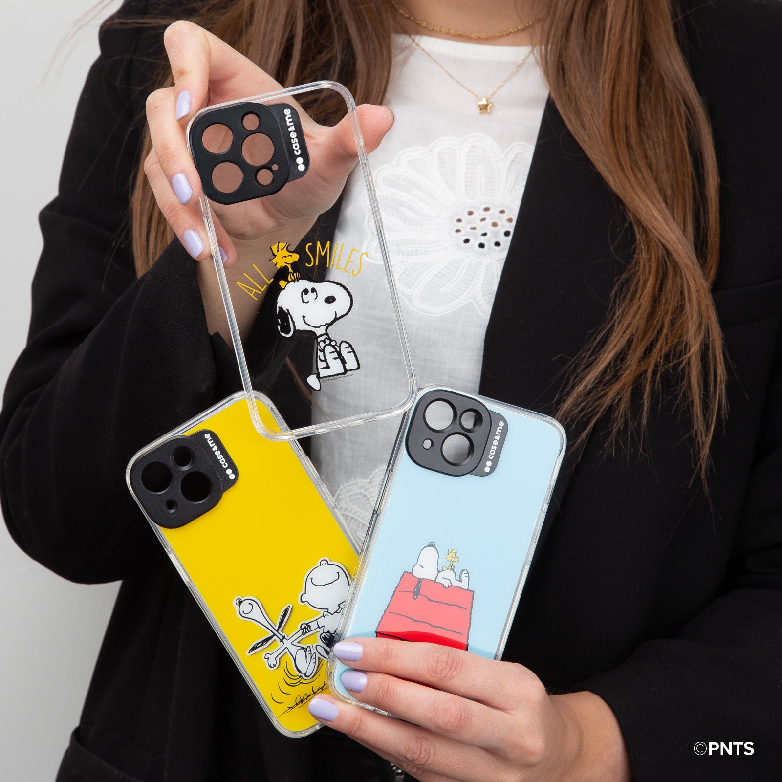 Funda para iPhone 15 Pro con el tema Snoopy con protección para lentes de la cámara