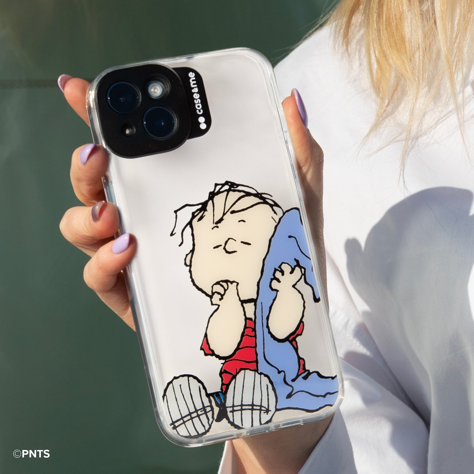 Peanuts™ themed cover for iPhone 14 with camera lens protection