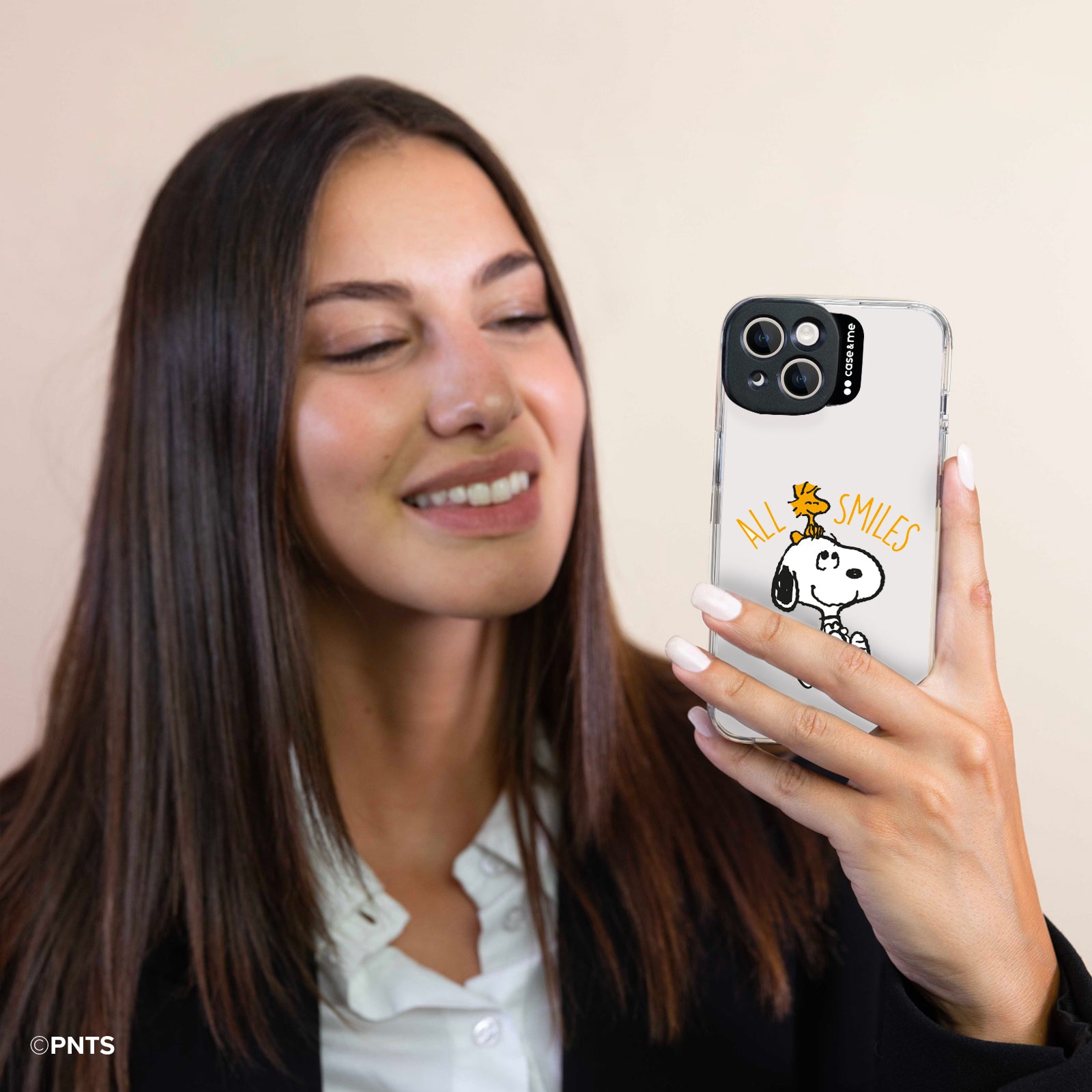 Peanuts™ themed cover for iPhone 14 with camera lens protection